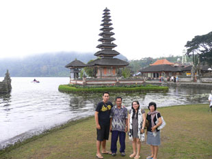 pura ulun danu di bedugul bali